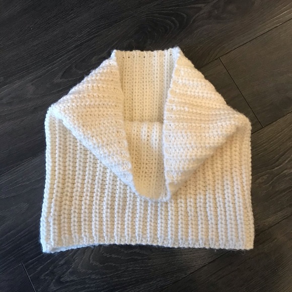 Gap Knit Infinity Wrap Scarf Snood - Picture 4 of 7